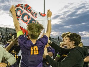 Indianola boys soccer return to State