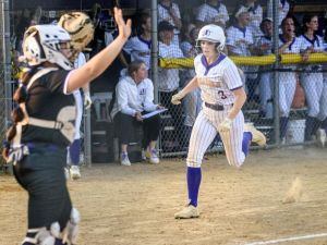 Guyer’s walk-off home run lifts Indianola over Norwalk in 8-7 comeback victory
